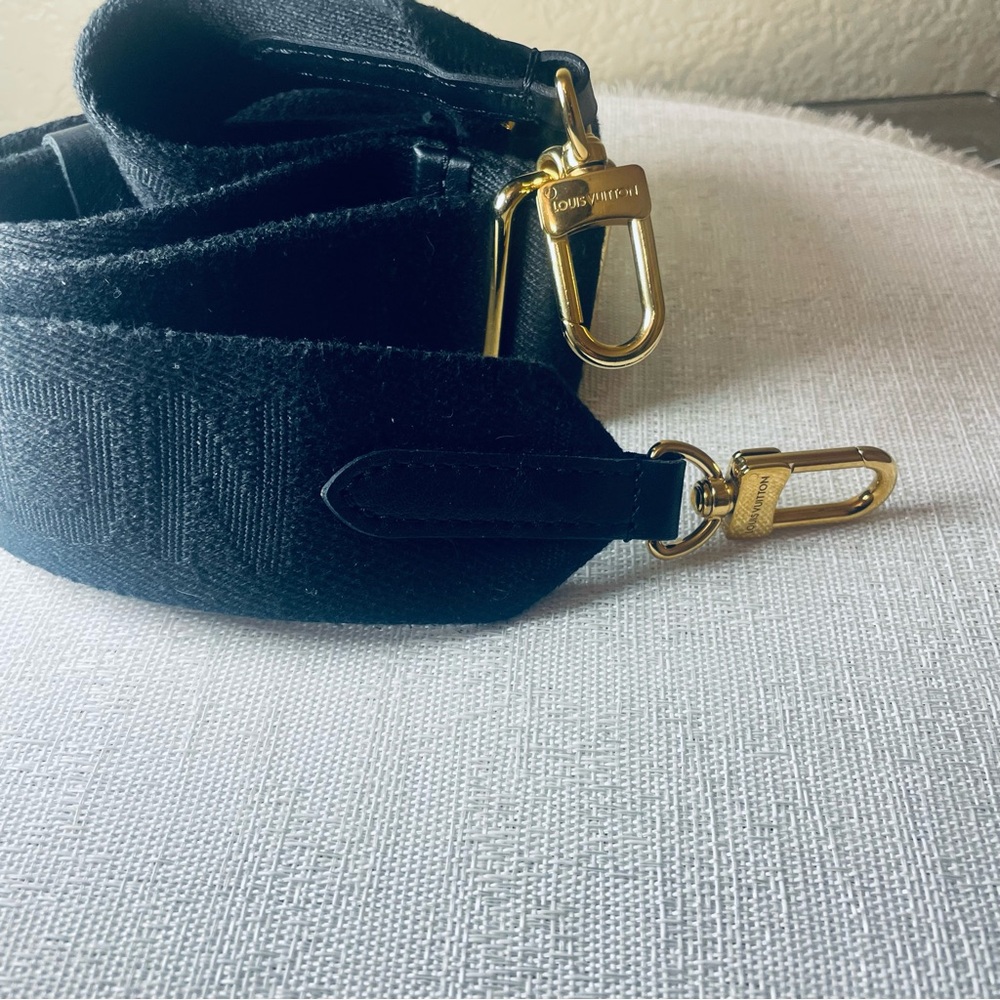 Louis Vuitton Black Webbing Shoulder Strap with Gold Hardware - Picture 6 of 6